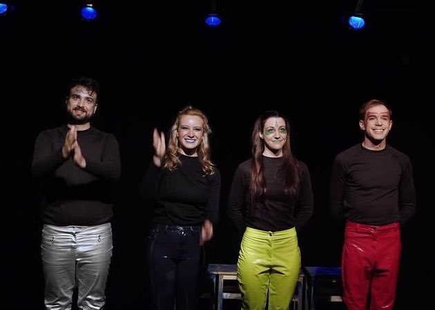 9NorteTeatro's tweet photo. Mañana martes, penúltimo pase de HUECO, el musical que ha llenado la sala el último mes. Ciencia ficción y voces estupendas para una función llena de magia. Entradas en https://t.co/etLxjDgcGQ https://t.co/qqLj2NBVvH