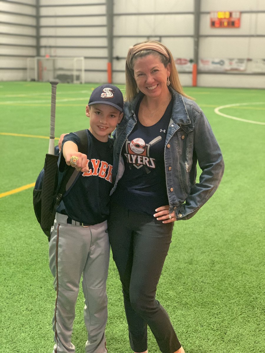 tragal17's tweet photo. "Ability is what you're capable of doing. Motivation determines what you do. Attitude determines how well you do it." Lou Holtz #MondayMotivation Proud of our 10U  Schaumburg Flyers for taking 1st in the Shamrock Showdown in Frankfort this weekend! https://t.co/bMoMHK65UT