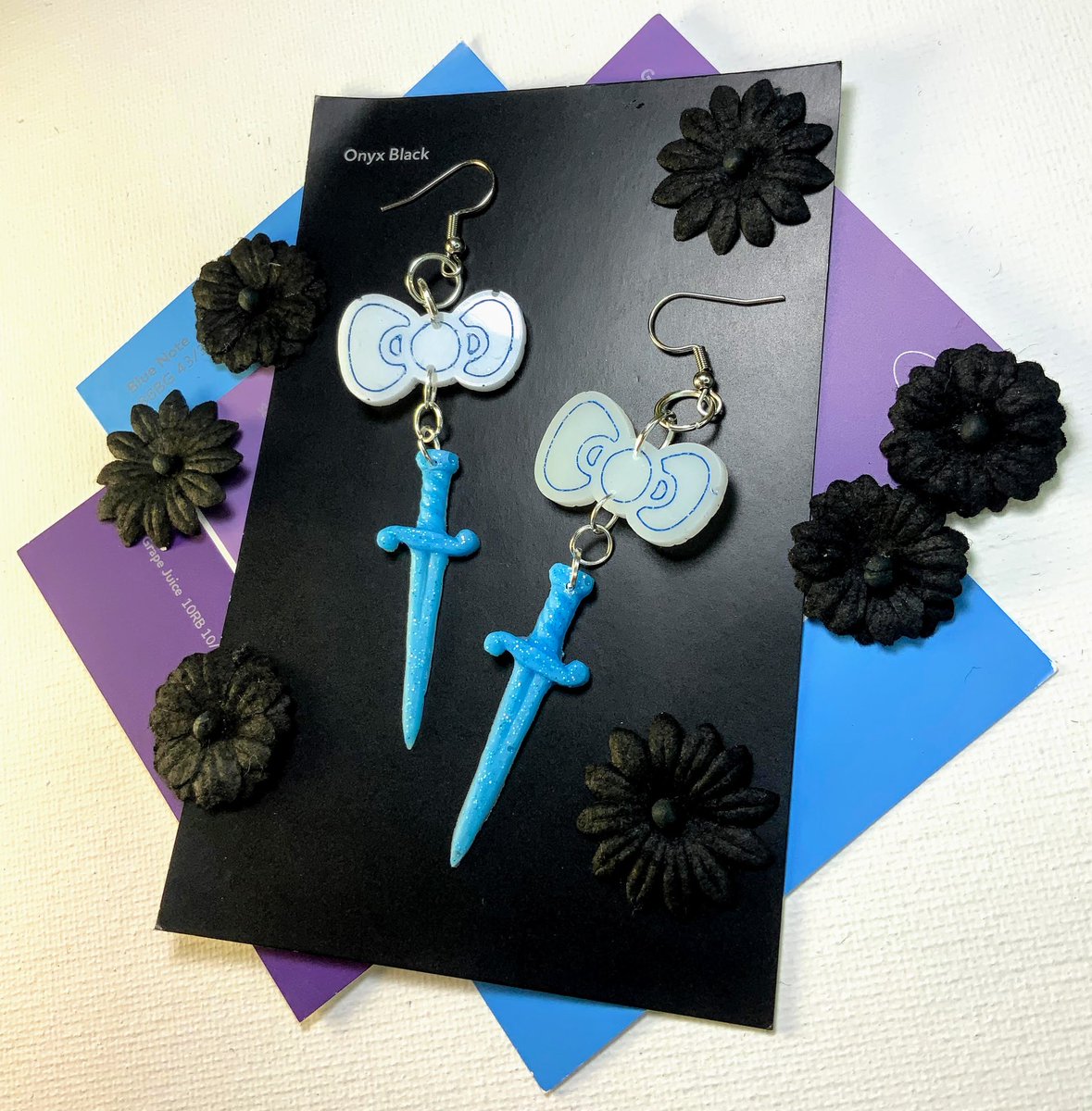 EnderbonesArt's tweet photo. 4 hours left to get 20% off your order with code SPRING 

dont miss out ♡ the shops just been restocked with a bunch of lovely pieces for all my babes who want something a little spooky and cute! 🌸🕸

https://t.co/hUgtLBhhZx https://t.co/ArJd90BDM2