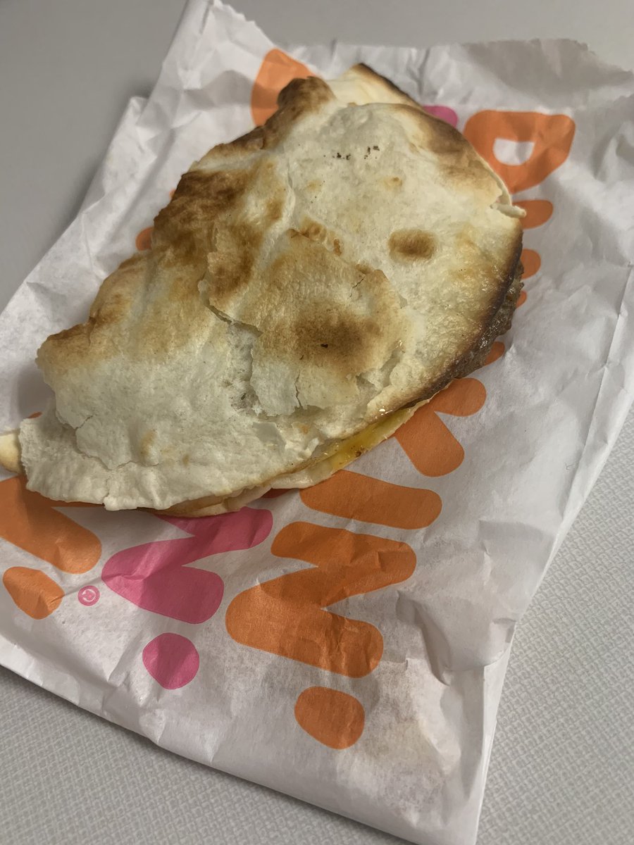 BornBeautifuly's tweet photo. Normally I don’t have an issue with @dunkindonuts but when I opened my bag of breakfast at work I was very much disappointed. Didn’t even want to eat it at that point because it was too hard😔 #Burnt https://t.co/3u3ePbAn32