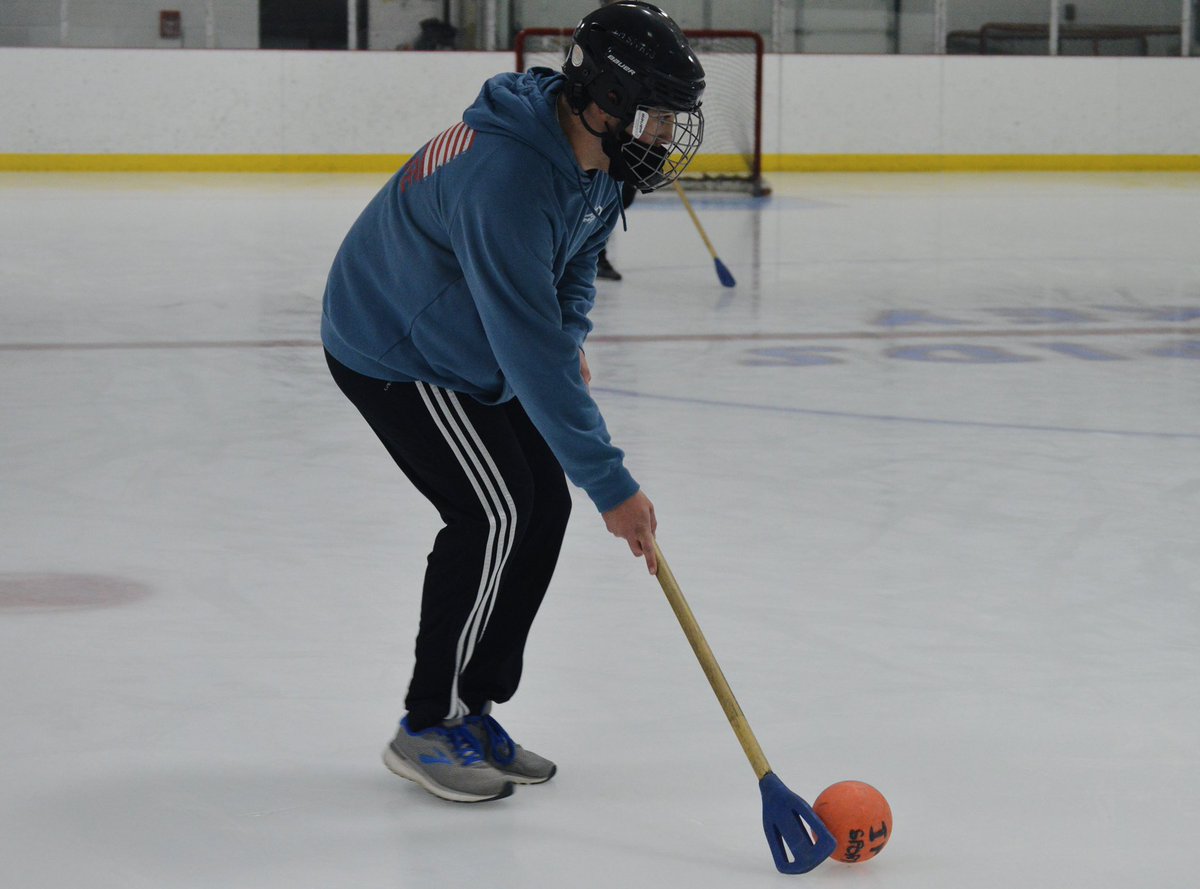 FerrisUREC's tweet photo. Happy Monday, Bulldogs 🐶
Check out these pics of our broomball players on the ice yesterday! https://t.co/bRfFVOhFS6