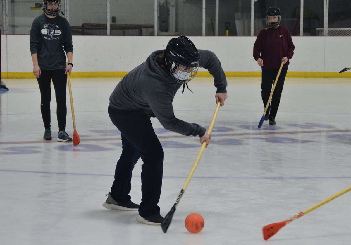 FerrisUREC's tweet photo. Happy Monday, Bulldogs 🐶
Check out these pics of our broomball players on the ice yesterday! https://t.co/bRfFVOhFS6