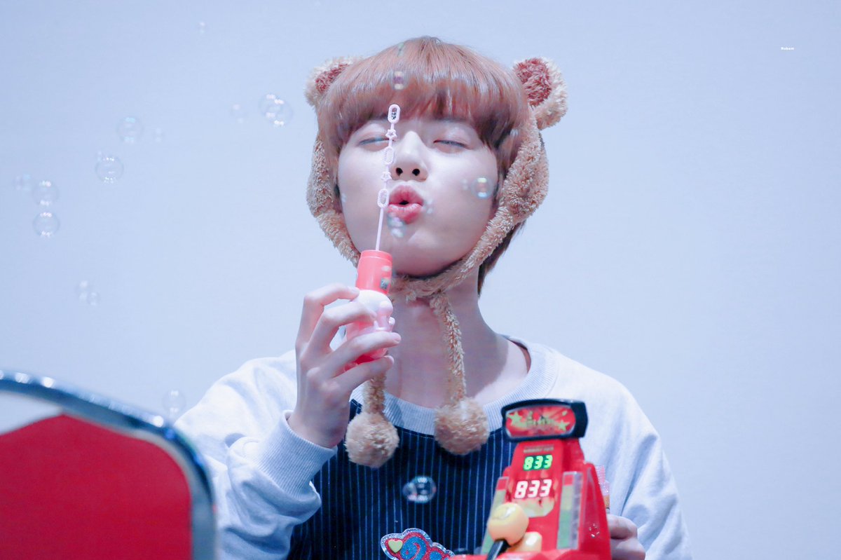 313Rubamm's tweet photo. 190323🐻
원년이 이미 풍년이 들었당🥺
범규는 어른이 되다 후.... 정말 믿을 수가 없어 이전에 아주 멀쩡하던 강아지가 어디로 갔느냥~~~~
@TXT_members 
#TXT #범규 
#TXT_BEOMGYU #투바투 https://t.co/q2vOiu2fxr