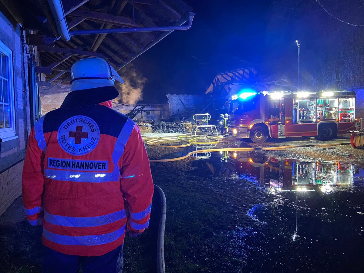 Einsatz SEG-RTW: Bereitstellung Feuer in Fuhrberg

In der Nacht rückte ein gemeinsames Team aus unserer und der Lehrter Bereitschaft aus um den Regelrettungsdienst bei einem Scheunenbrand auszulösen.

#drk #wedemark #burgwedel #isernhagen

(Foto: M. Götze, DRK)