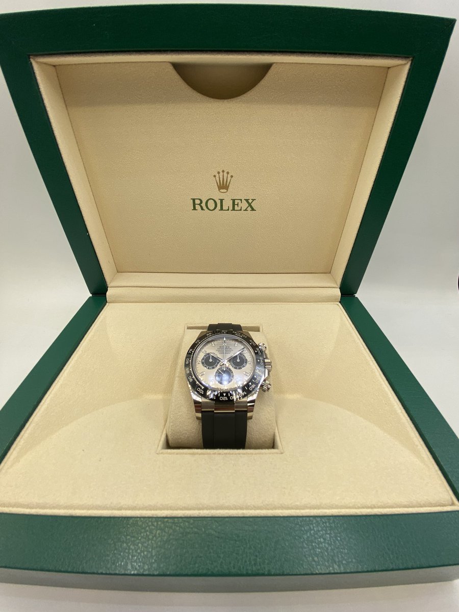 owdtlondon's tweet photo. Rolex Cosmograph Daytona with a silver dial on the Oysterflex bracelet 🕰🔥
#OWDT
#rolex #rolexdaytona #oysterperpetual #cosmograph #daytona #oysterflex #rolexchallenge #rolexgang #luxury https://t.co/JnPaV5352F
