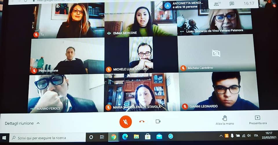 UE_ED_Caserta's tweet photo. Oggi pomeriggio il Centro Europe Direct Caserta ha partecipato all'incontro di monitoraggio del Team ASOC2021 del Liceo Scientifico Leonardo da Vinci di Vairano Patenora @bottletobottle4  con le istituzioni e i responsabili dello stabilimento della Ferrarelle SPA https://t.co/xfQnzRm9A3