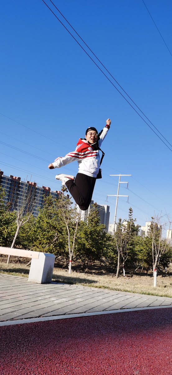 IAEknv91wFSEiNh's tweet photo. #FunSeeking Jump and fly, I want to fly higher! #GoodNightTwitterWorld https://t.co/H6dDmTMqaI