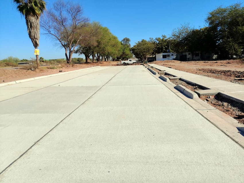 SinaloaSop's tweet photo. La Calle Agustina Ramírez, en el Frac. Virreyes, en Los Mochis luce vanguardista con el pavimento de concreto  hidráulico que le ha sido colocado. Una obra más que se suma al programa de pavimentación de @sinaloagobmx.

https://t.co/9Dnt3lvhtZ https://t.co/teyK6Azzny