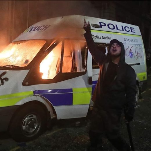 Folks this suspect I would suggest is pretty easy to Identify can anyone put a name to him? (His correct name would be helpful) he prob will be located in the Bristol area or travelled there from another location! Please Retweet especially to contacts in Bristol &amp; SM ie Facebook!