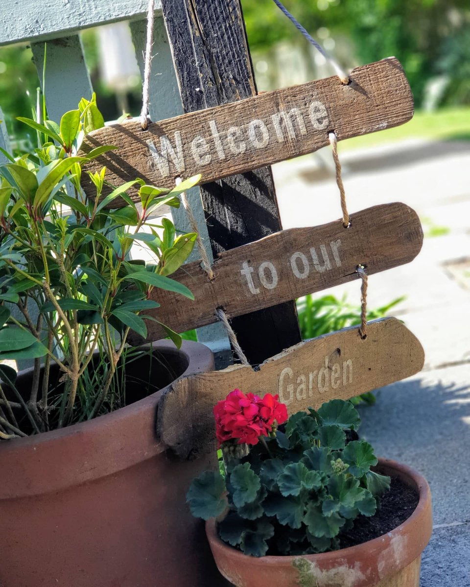 BullsHeadMobb's tweet image. The sun is shining🌞 &amp;amp; the countdown is on.... we can’t wait to welcome you all back to our beautiful garden.....
#welcometoourgarden #21days #threeweeksandcounting #thecountdownison #beergarden #april12 #positivevibes #mondaymotivation #food #drinks #fun #liftthelockdown