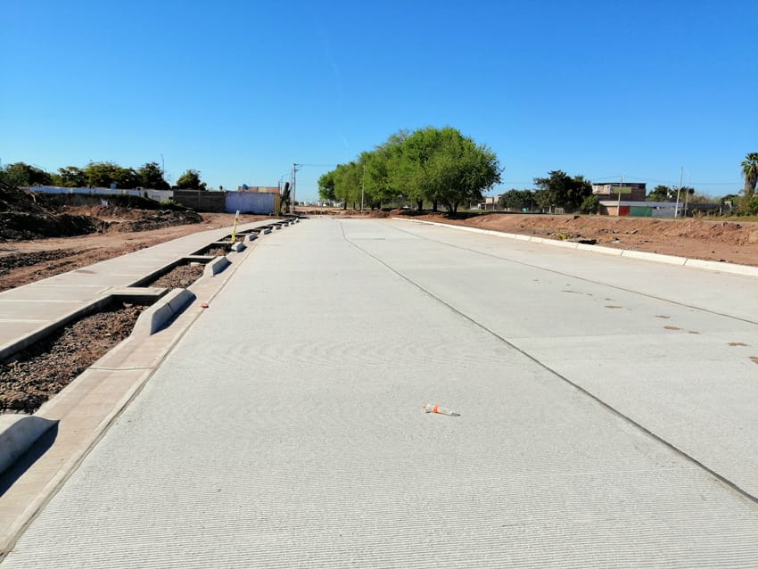 SinaloaSop's tweet photo. La Calle Agustina Ramírez, en el Frac. Virreyes, en Los Mochis luce vanguardista con el pavimento de concreto  hidráulico que le ha sido colocado. Una obra más que se suma al programa de pavimentación de @sinaloagobmx.

https://t.co/9Dnt3lvhtZ https://t.co/teyK6Azzny
