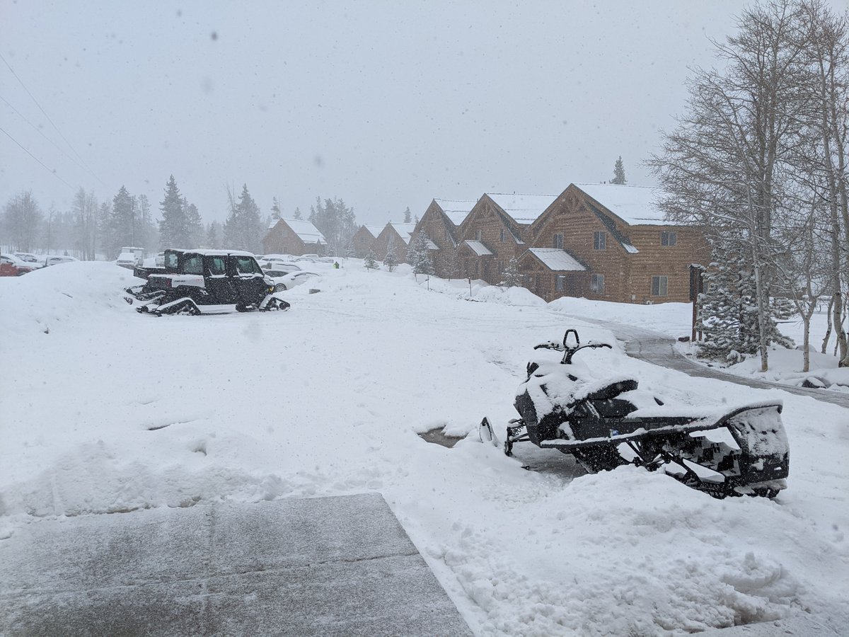 CabinsatBRL's tweet photo. We got new snow over the weekend! There is still time
to ride. #snowmobileseason #winterisntover https://t.co/bkSvE0D0yD