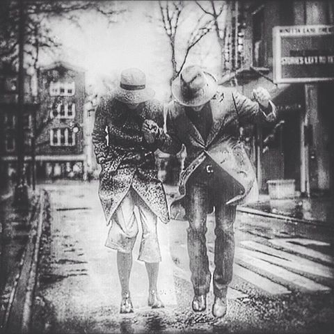 Siir_Sokaktadir's tweet image. 'İyi geçinmek, iki kişinin kusursuz olmasıyla değil, birbirlerinin kusurlarını hoş görmesiyle olur.' 

- Oğuz Atay