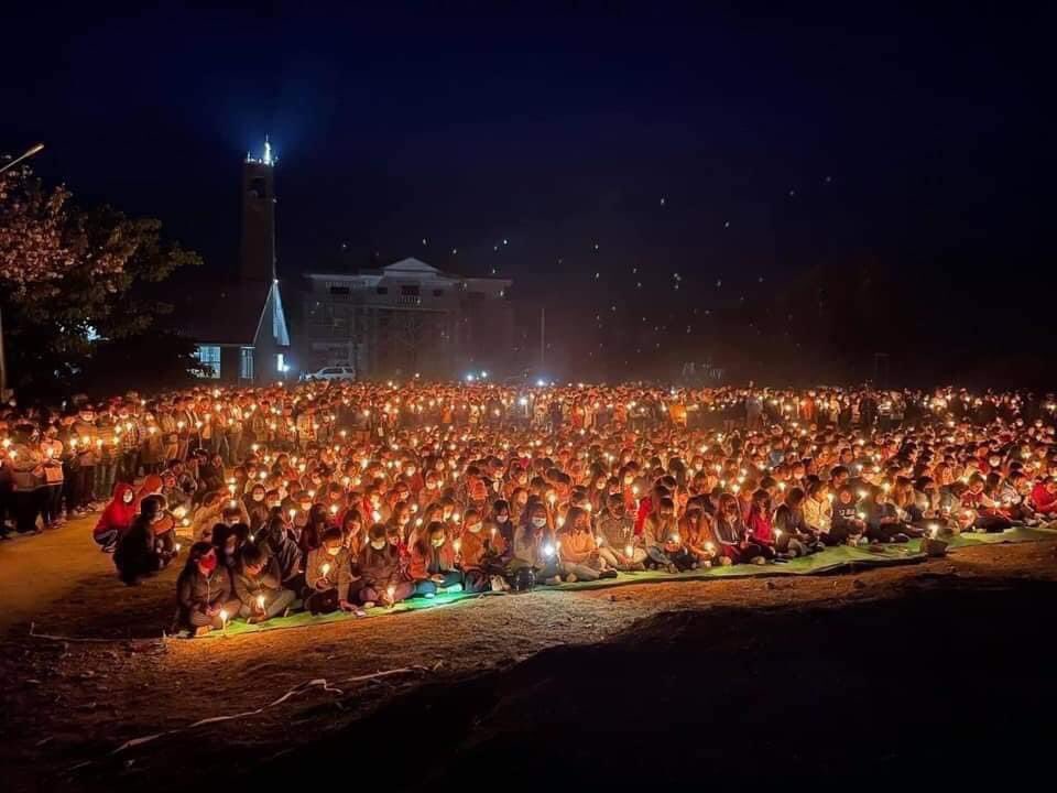 ▪️51 days into coup▪️

Photos Credit: An overwhelming and peaceful night strike in Hakka, Chin State (Myanmar)

The more terrorist's Junta oppress , the stronger the people oppose .

Dictatorship must vanish 🌪
We shall, and we mush win ✊

#WhatsHappeningInMyanmar