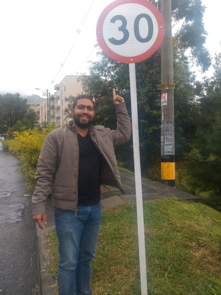 Andres_alsev's tweet photo. La calles deben de ser pensadas para proteger la vida de sus actores viales. Vías a 30 km y 20 km.
Semana mundial de la seguridad vial.
#love30
#love20
@UNGRSW @YOURS_YforRS @TUMInitiative @CadenaGaitan @La_network https://t.co/9V0eq6ZXEO