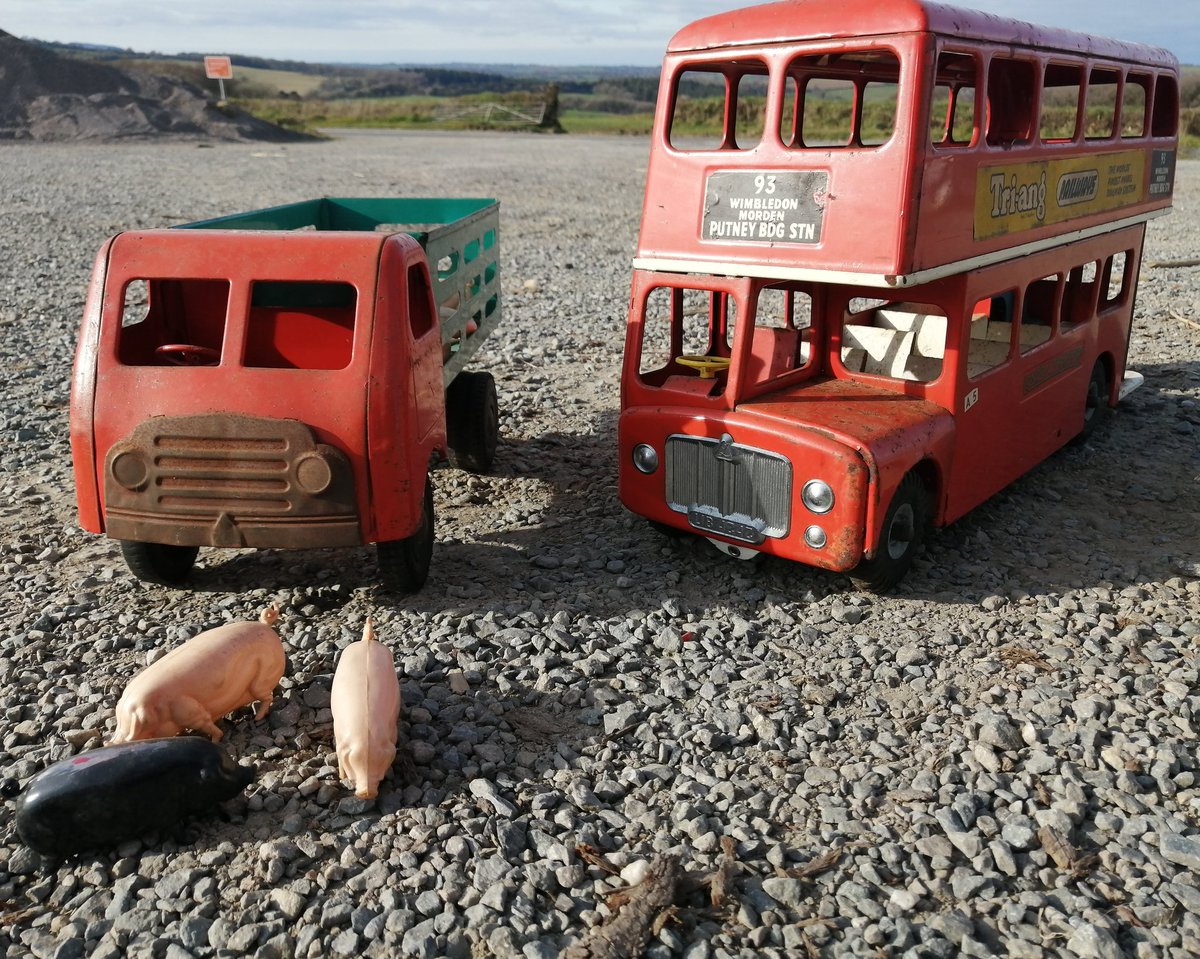 toysphil's tweet photo. Fresh in today & they have been with the same family from new! What's hidden in your loft? 👍😀
#ToyHunter #ToyCollector #ToyExpert #ToyHistorian #HistoryBehindTheToys #Triang #RouteMaster https://t.co/BfJL20l9tO