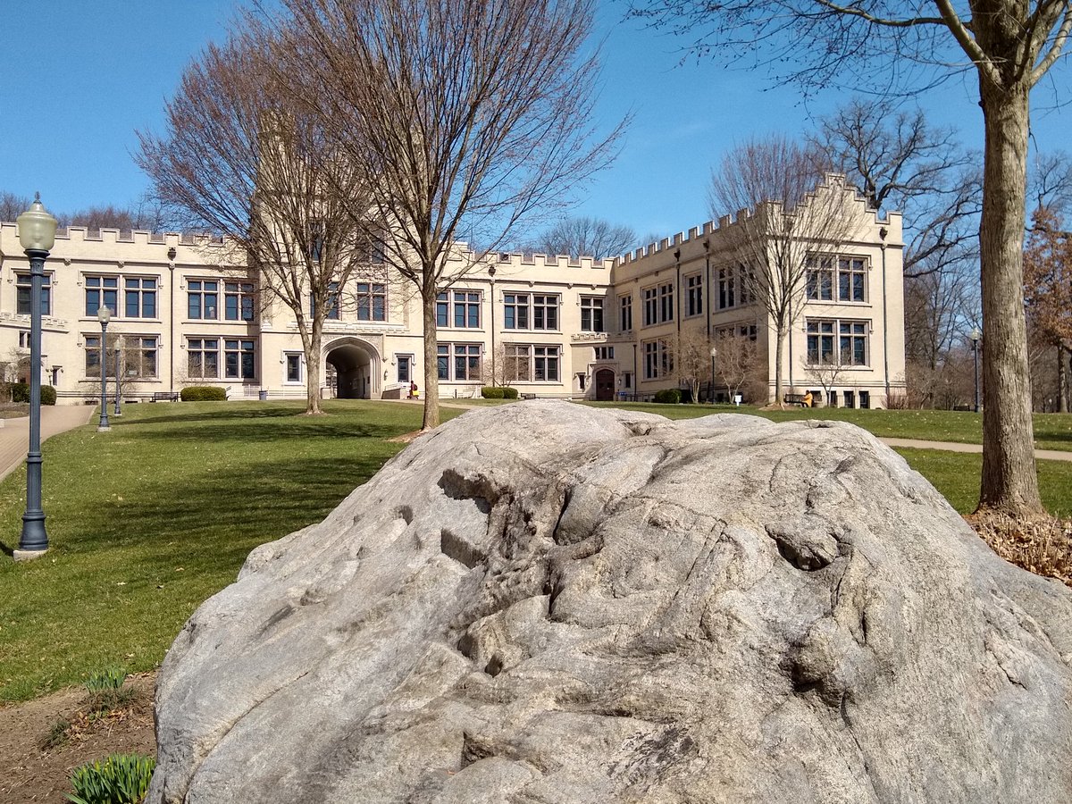 DrewPasteur's tweet photo. Day 64: The academic quad is quiet... for now. Congrats to the class of 2021 on completing your senior thesis projects! #ISMonday #100daysWooster https://t.co/dVSZ5tFysU