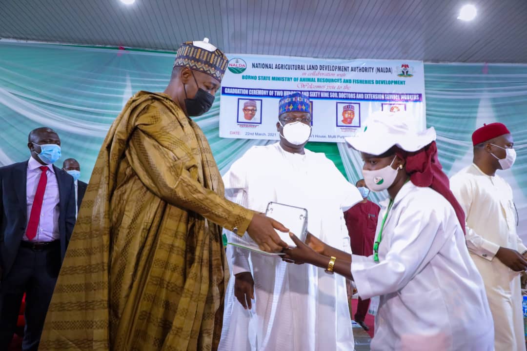 GovBorno's tweet photo. .@ProfZulum hosts Senate President as FG graduates 269 soil doctors, extension workers 

... NYSC boss says Zulum released N400m https://t.co/gP0u1Lsbi2 https://t.co/lFkuiB4dJs