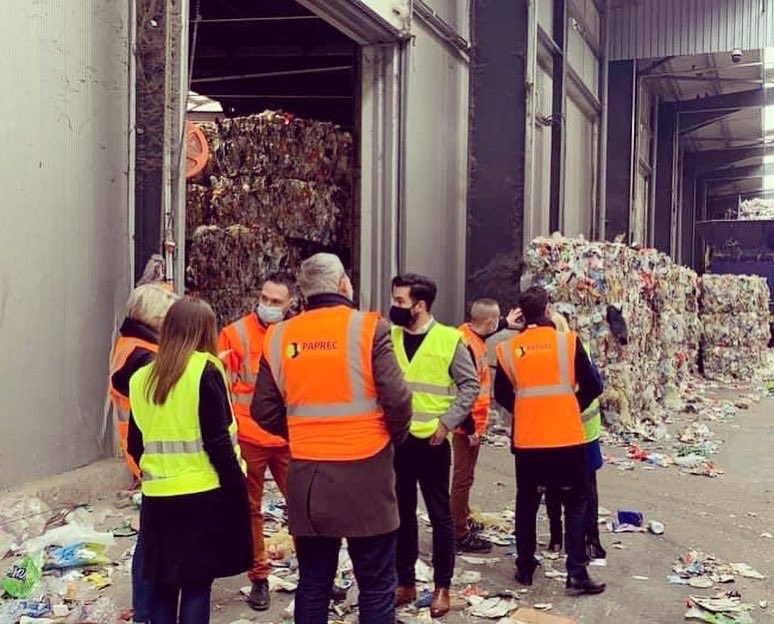 ErgunToparslan's tweet photo. ♻️ 🏭 Visite de l’entreprise Paprec recyclage à Dieulouard.
Leader français du recyclage, l’entreprise : Collecte, vend et traite les matières premières issues du recyclage
Elle participe ainsi au #développementdurable 🌿 de la société. #recycle #instaday #ODDD https://t.co/A7EXgy7HDL