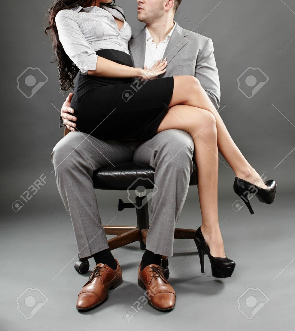 SupsDilf's tweet photo. Clark lap is very comfortable place to sit https://t.co/AWBfMQmr84