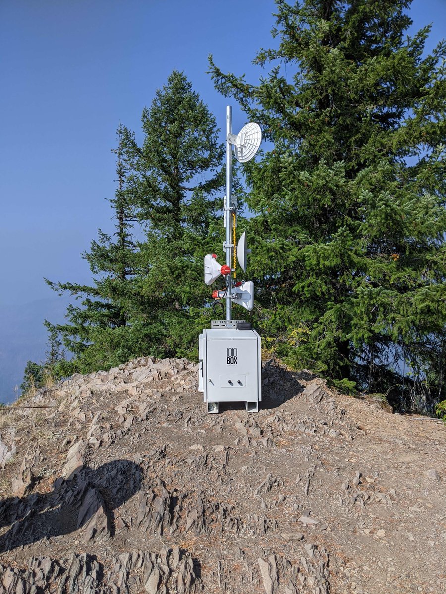 ioioboxco's tweet image. How did that #ioiobox get all the way up there? Weighing it at only 43.77lbs of powder coated 0.09” aluminum, your guess is as good as mine. Contact us today, so we can get this box working for you tomorrow. #ioioitsofftoworkwego #mondaycanbefundaytoo #wisp #wisplife