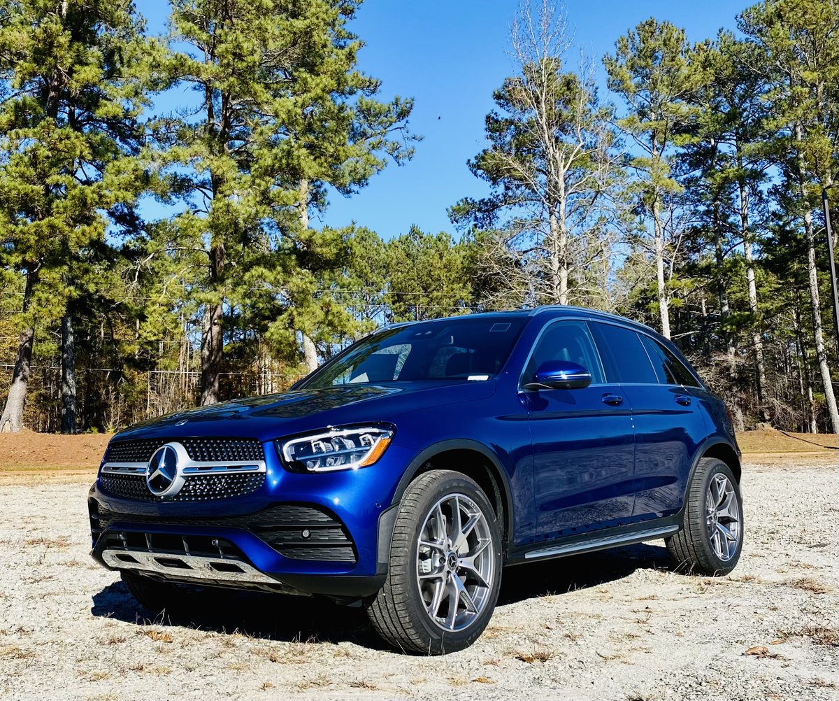 MBAtlantaSouth's tweet image. Brilliant blue skies to go with this brilliant blue GLC. 🌤💙 #brilliantblue #blue #glc #2021 #march #marcadness #atl #atlanta #spring #sky #southatlanta #mercedes #benz