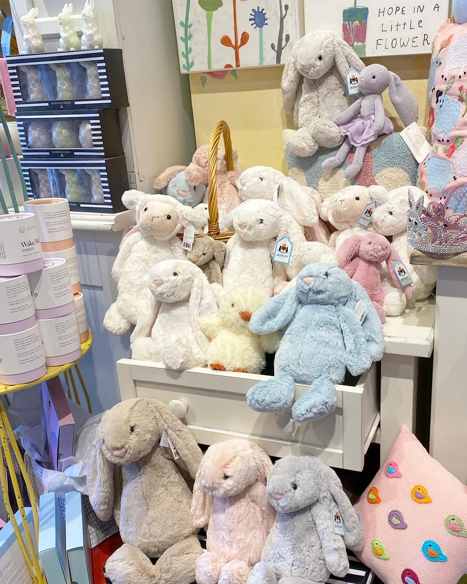 TheBlueHouseMD's tweet photo. Less than two weeks until EASTER! Get your home back in party-hosting shape with festive decorations and adorable gifts from The Blue House 🌷🐣🐰

https://t.co/5BDQp5nkYR https://t.co/IQfd5aPl3m