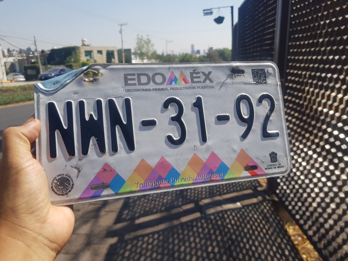 CdSatelite's tweet photo. Encontré ésta placa junto al Naucalli, si es tuya mándame inbox https://t.co/by0yGn5fAB