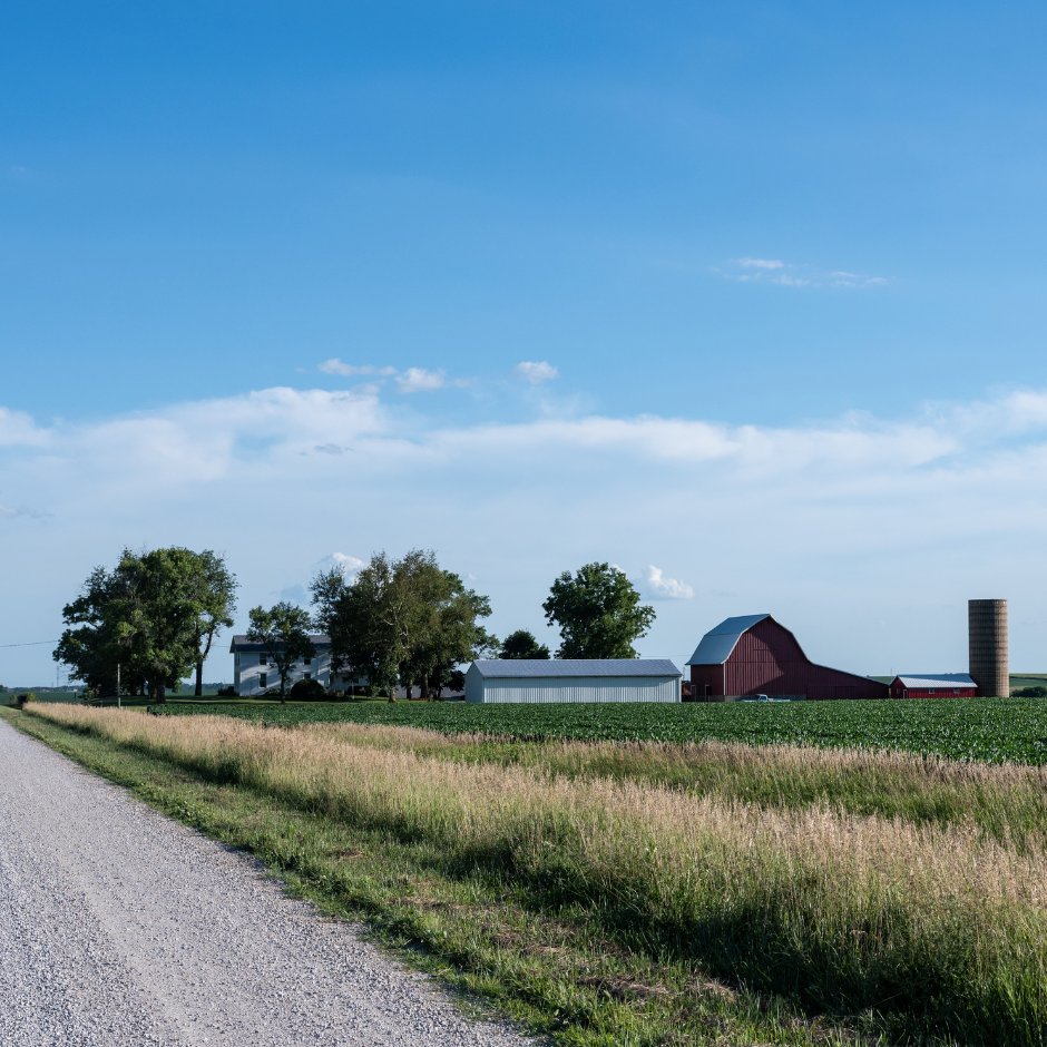 Many #Hoosiers in rural communities do not have proper access to adequate Wi-Fi speeds. With #telehealth &amp; virtual education on the rise, we want everyone to have sufficient access to #broadband internet. Take our survey to help keep us informed. #EDC bit.ly/3rKMWQN