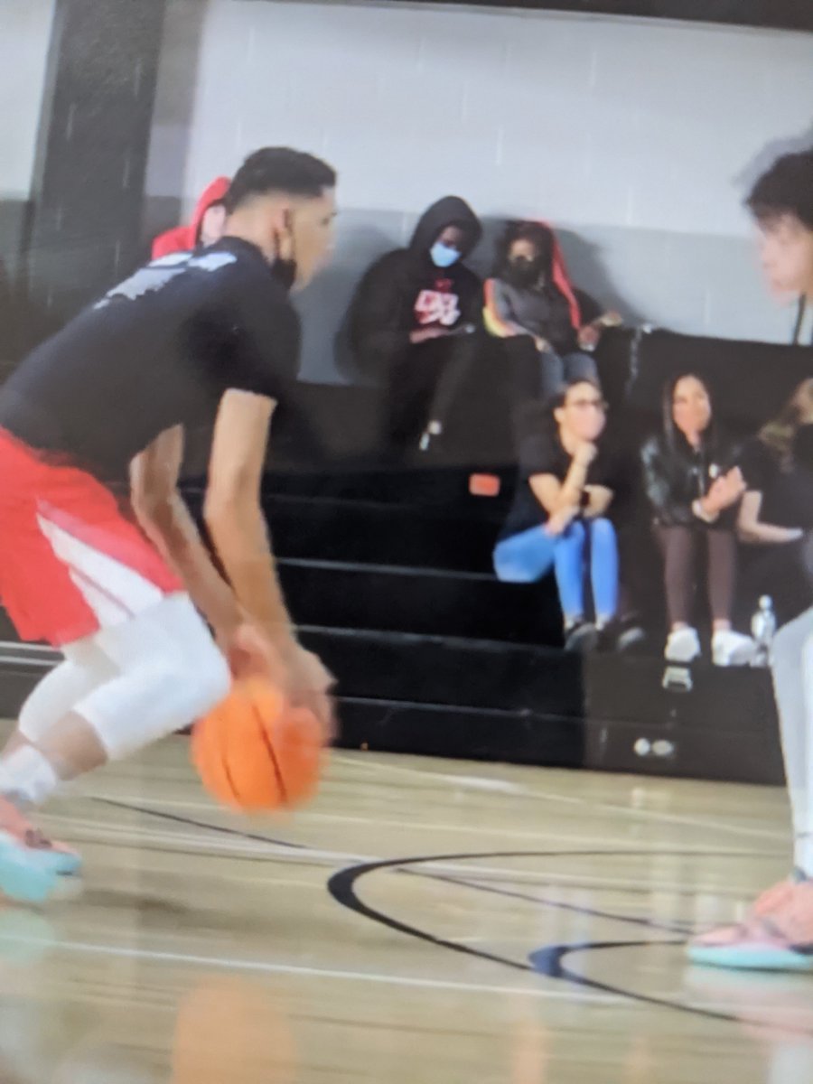 theacademycfl's tweet photo. RJ Melendez @MelendezRamses displayed his array of 1 on 1 moves during King Of The Court at the prestigious Northeast Classic event in New Jersey!
#illinoisbound https://t.co/fvrNTX9rfG