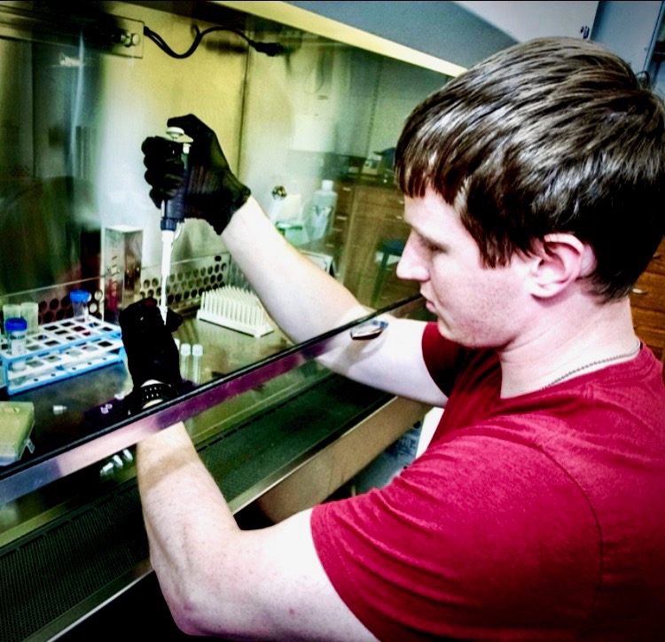 Summer is a great time to do research! Don't forget to apply to the Summer Undergraduate Research Fellowship (SURF) in the Neuroscience program at the U of Montana. Applications are due April 2nd. 
See link for more information: ow.ly/aDAz50E5luk <a href="/umontana/">University of Montana</a> <a href="/UMontanaHumSci/">UMontana College of Humanities & Sciences</a>