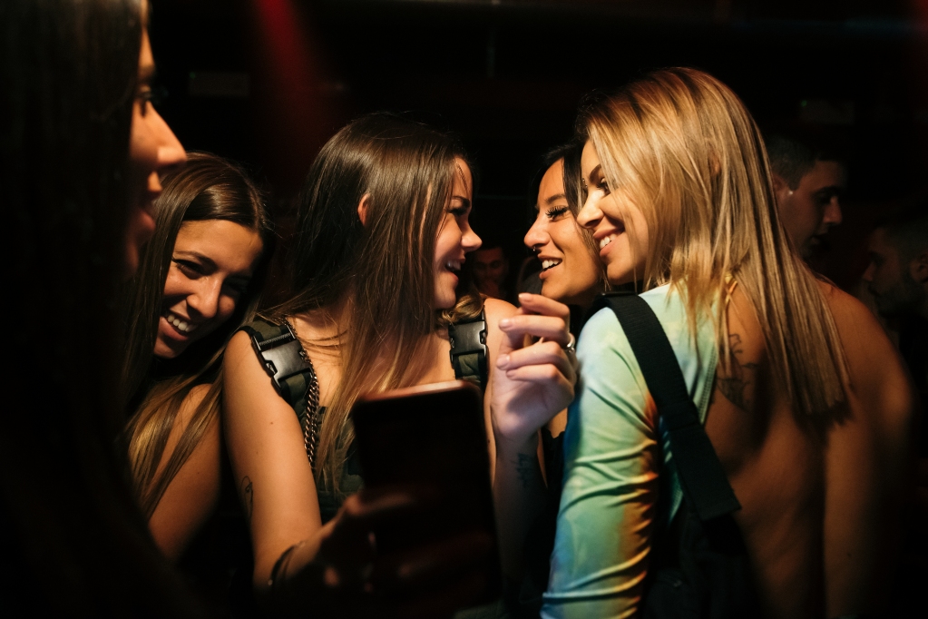 MovementTorino's tweet photo. Girl talks 😜

#MovementFestival #MovementTorino #MTMF #Movement2019 #technomusic #technoparty #technoculture #technodj #electronicmusic #musicfestival #torino #italy https://t.co/qc7Tb2OUMz