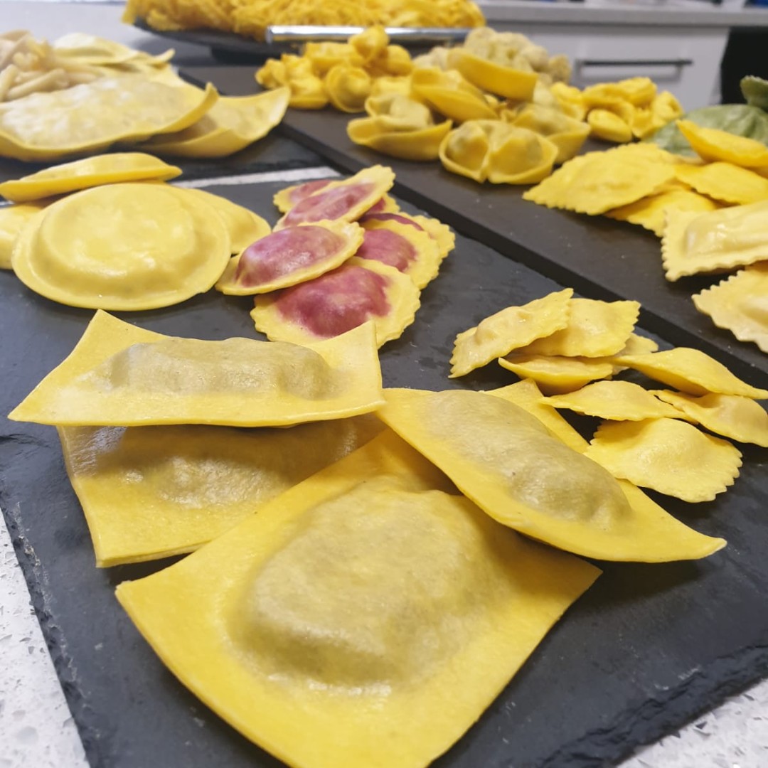 FoodGcl's tweet photo. Which pasta shape is your favourite🤔 

Pictured is an assortment of our filled pasta.
To find out more and to see our full range, head to our website : https://t.co/qyXGcBBbBv

#pasta #filledpasta #foodsupplier #fooddistributer #foodservice #foodmanufacturer #pastamanufacturer https://t.co/4ugZxg9fhE