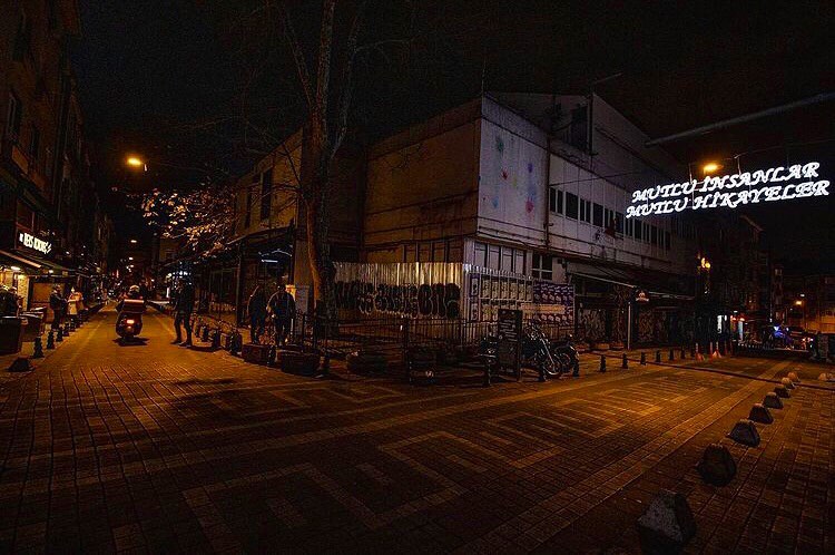 KadikoyOlay's tweet photo. Nasıl mutlu olunur ki sokakların boşken... 😔 https://t.co/9H8jZXhq74