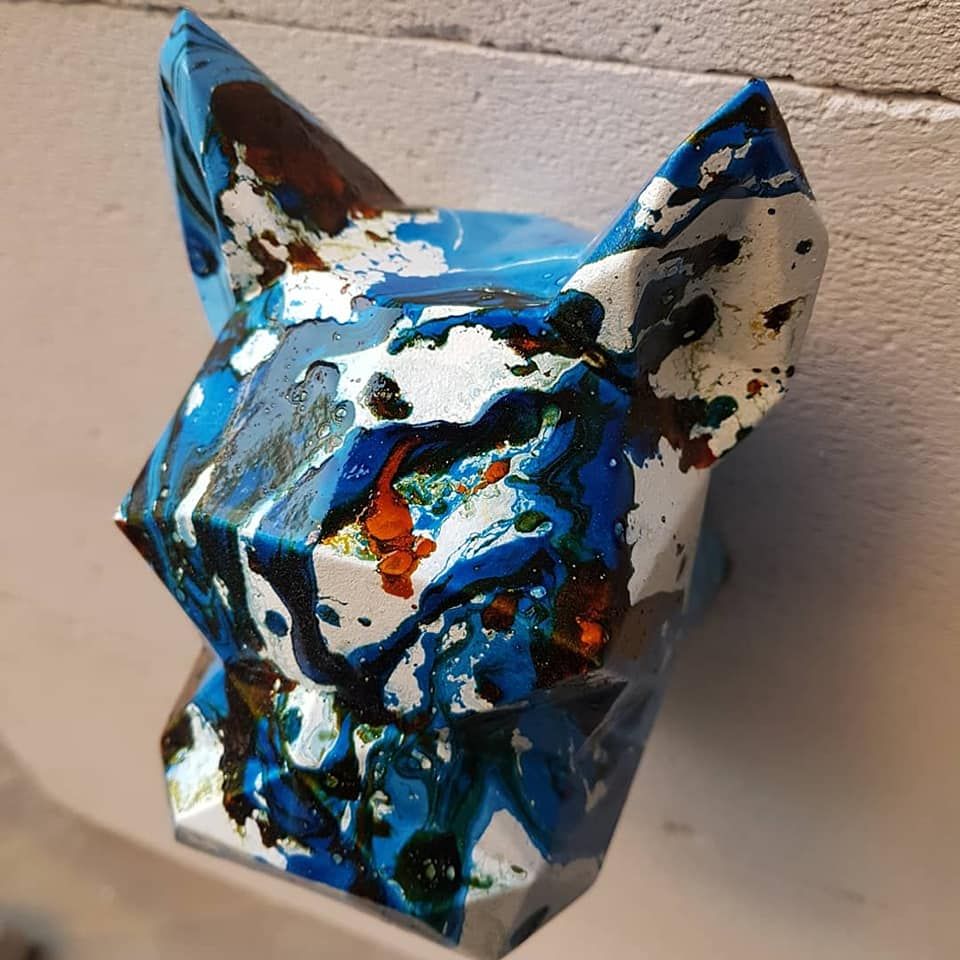 PhoenixEffectFX's tweet photo. Mise à jour du site😉 Les petits Paco sont disponibles 😋🧟‍♂️😉
#lowpoly #bulldog #resinwork #resinart #figurecollection #streetartrouen #streetart #resintoy #artoys #3dsculpt #3dsculpture #zbrush #digitalsculpture #3dprinterart #artworkinprogress #fantasticartwork #sfxartist https://t.co/vWRkkRpplP