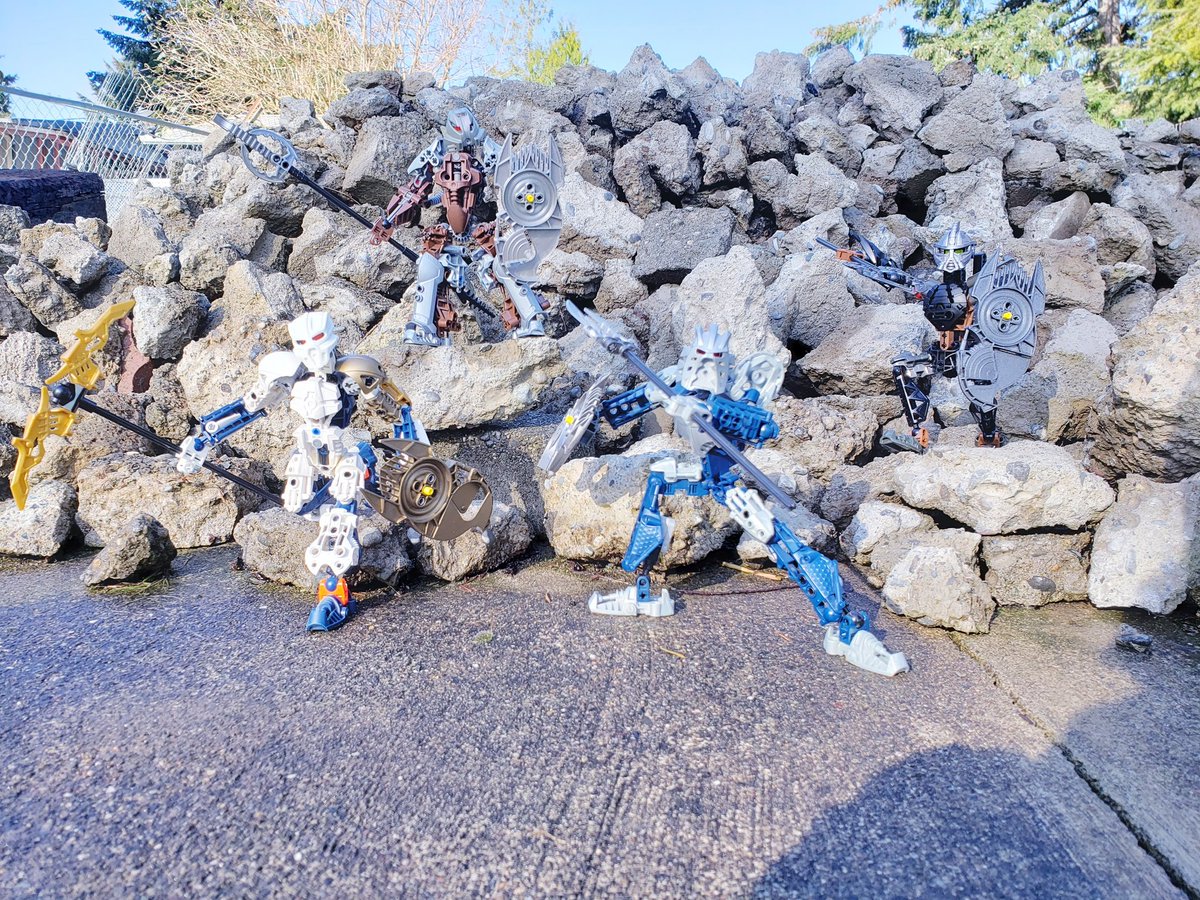 Tributron1's tweet photo. The Toa Hagah 

#bionicle #metrumarch #LEGO #legomoc #actionfigurephotography https://t.co/rnW1wQOGQ2