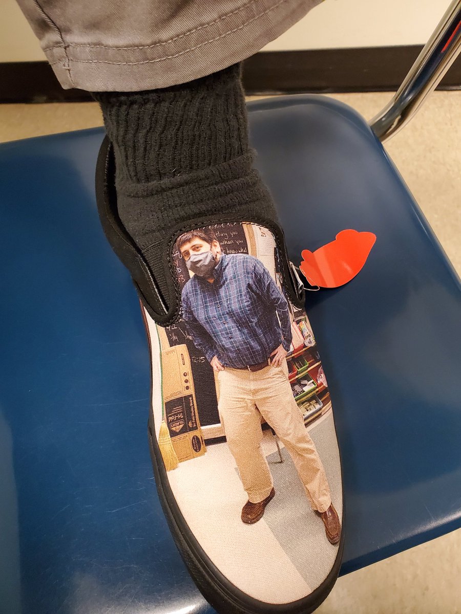 APBio120's tweet image. All I can say is "WOW."  These are probably the best looking vans ever created.  Thanks Dakota!  Get a load of this this awesome gift!