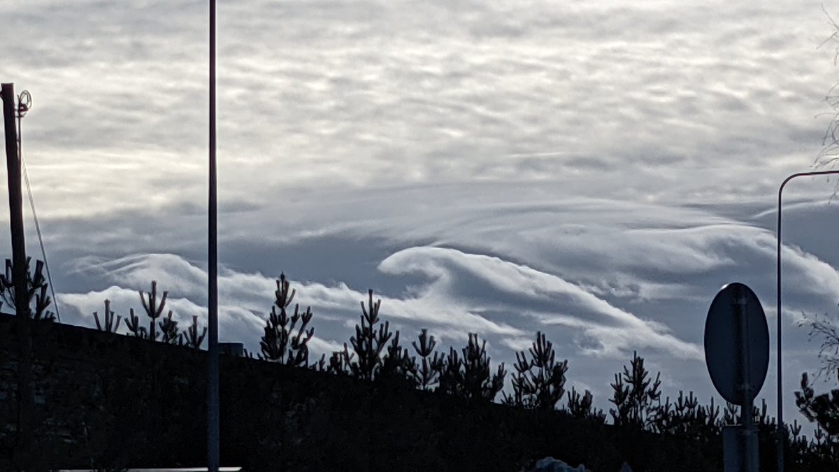 Iltapäivästä havaittiin vielä mahdollinen Kelvin-Helmholtz .