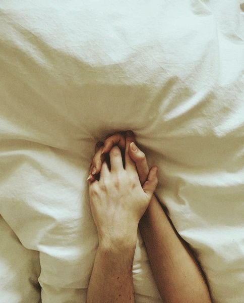 ㅤㅤㅤ;ㅤEl 𝑚𝑒𝑗𝑜𝑟 𝑝𝑙𝑎𝑛 no tiene que ver con salir de casa, ver una película, ir de picnic o ver las estrellas. El 𝑚𝑒𝑗𝑜𝑟 𝑝𝑙𝑎𝑛 tiene que ver 𝐜𝐨𝐧𝐭𝐢𝐠𝐨. 

ㅤㅤㅤㅤㅤㅤㅤㅤㅤㅤㅤㅤㅤㅤㅤ》