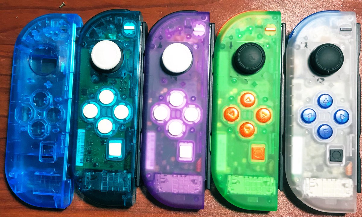 customs_sk's tweet photo. ~Clear vibes~
~Kinda day!
Don’t forget to enter to win the Clear/Blue set! (Giveaway is pinned on my profile!)
They could be yours 4/15/21!
Commissions open!
#giveaway #contest #sweepstakes #freejoycons #freejoycon #transparent #transparency #customjoycon #joyconmods #custom https://t.co/P6WOCOy4w0