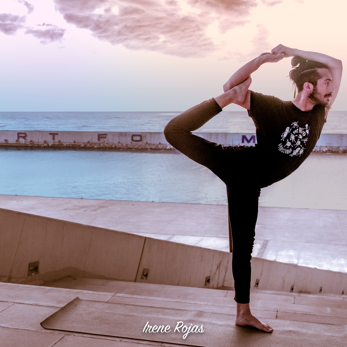 irfccs's tweet photo. #yoga #Barcelona #Cataluña #Catalunya #PortForum #flexible #Flexible #inspiration #inspiración #ocean #mar #sunrise #amanecer #clouds #nubes #canon #canon1300d #picoftheday #canonphotography #canon_photos #marzo #march https://t.co/hxpMWQrw6H
