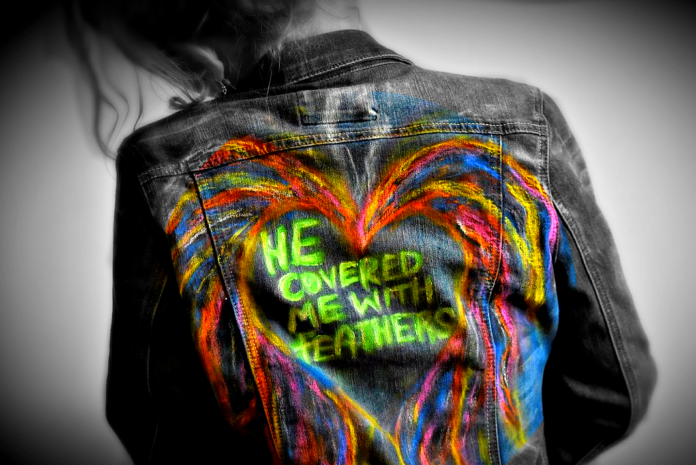 "Unlike other therapies, an art-based approach can often allow survivors, who have experienced the most unthinkable trauma in their lives, a safe place to direct their pain." 🎨 Article by <a href="/lifein76/">Frances Trujillo</a>. #art #arttherapy #Mentalhealth 

buff.ly/393Pq5B