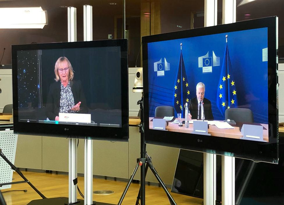 dreynders's tweet photo. Today, I was virtually in 🇸🇪for a #ConsumerDialogue. I presented the #NewConsumerAgenda priorities and sketched out our actions.
In the margins of this event, I also spoke with Minister @Lenamicko about common missions such as enforcement of #PTD & #GPSD, or green empowerment. https://t.co/cvZNoGzUyq