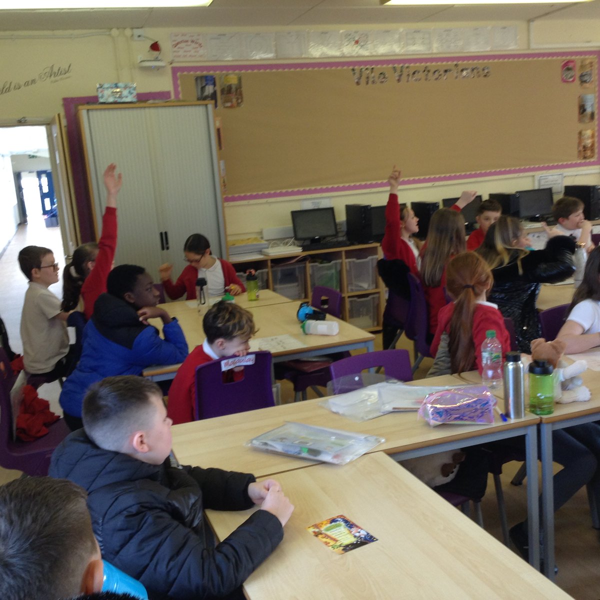 RinglandPrimary's tweet image. Dosbarth Oak spent time last week learning all about the #census. We talked about the history of the census, what they are and why they are so important. Groups then collected data for their own census questions using a show of hands. @Census2021 #letscount