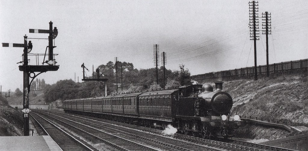 TheBlueE21's tweet photo. Saying the E2's were a bad class purely because they failed at pulling passenger trains due to not being built for that work 

is like saying Percy's useless because he can't pull an Express https://t.co/M9ihQLXHFz