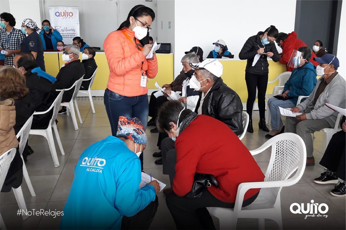 saludquito's tweet photo. 1 500 adultos mayores pertenecientes al proyecto #60YPiquitoIntegral fueron vacunados contra la #COVID19 en el Centro de Atención Temporal "Quito Solidario", como parte del plan de vacunación en coordinación con @PatronatoSJ y @Salud_Ec.
#NoTeRelajes https://t.co/SlvCQXuFh6