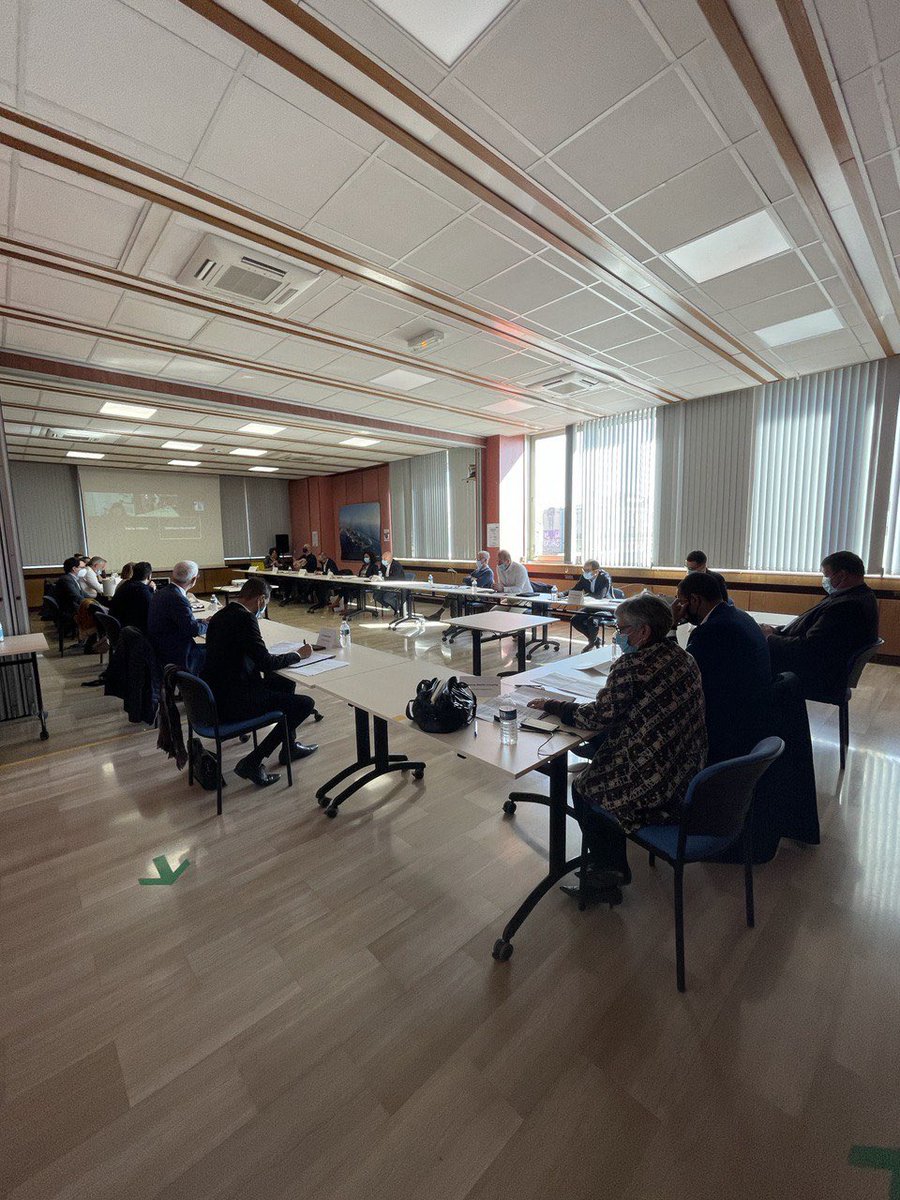 Cet après-midi, j’ai réuni les acteurs de l’emploi #maritime au Grand port de #Marseille. Heureux d’avoir contribué à fédérer et mobiliser les énergies pour l’emploi local, enjeu majeur dans nos quartiers marseillais, et répondre aux besoins de la place portuaire #DirectCirco