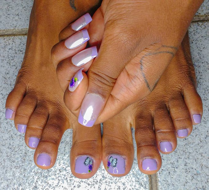 Combinando 💜  #queenfeet #podolatria #pes https://t.co/QKzhhMQbDF<a href="/tag/queenfeet"class="tags">#queenfeet</a><a href="/tag/podolatria"class="tags">#podolatria</a><a href="/tag/pes"class="tags">#pes</a>