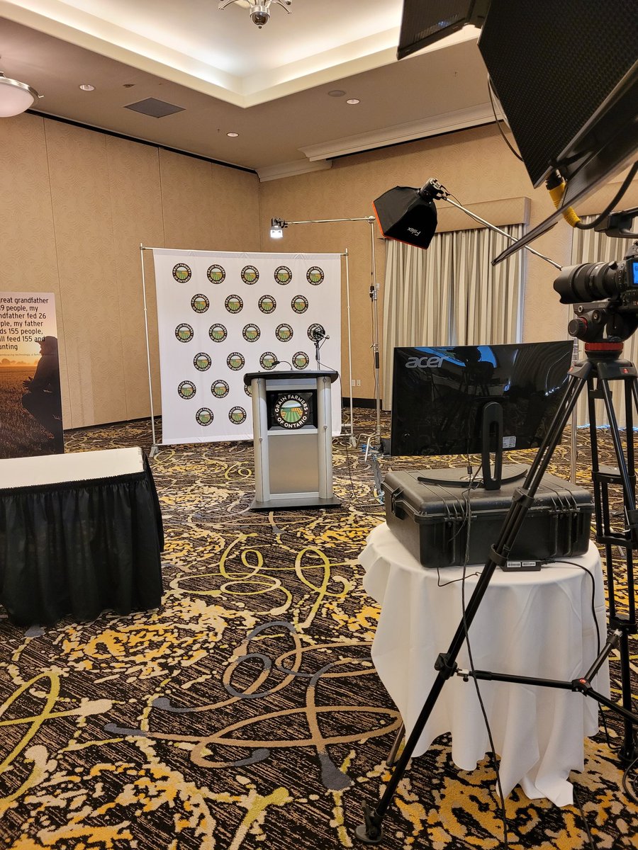CaitlinKroetsch's tweet photo. Getting ready for the launch of the #MarchClassic this afternoon! @GrainFarmers 👍 https://t.co/5S6xGjlEDf