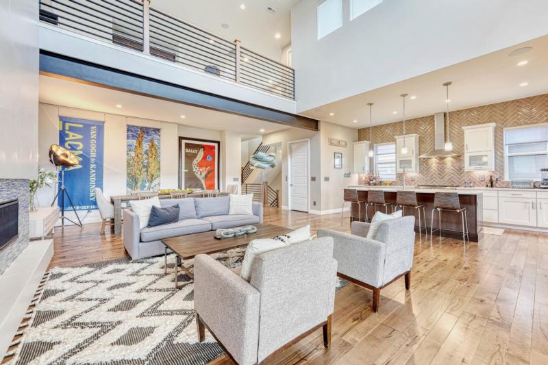 CorkenCo's tweet photo. For Sale- Lone Tree- 10103 Bellwether Ln is a 3 level, 4 b/3.5 ba, with jaw-dropping mountain views backs to open space. The upper level loft overlooks the great room and mountain views at https://t.co/1OC86aofq9 #lonetreecolorado #coloradoluxuryhome #luxuryrealestate #realestate https://t.co/v7YbRuJxLK